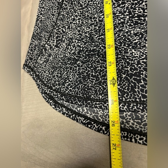 Women's LULULEMON Black White Activewear Tank Top Size 8-10 - Picture 2 of 8